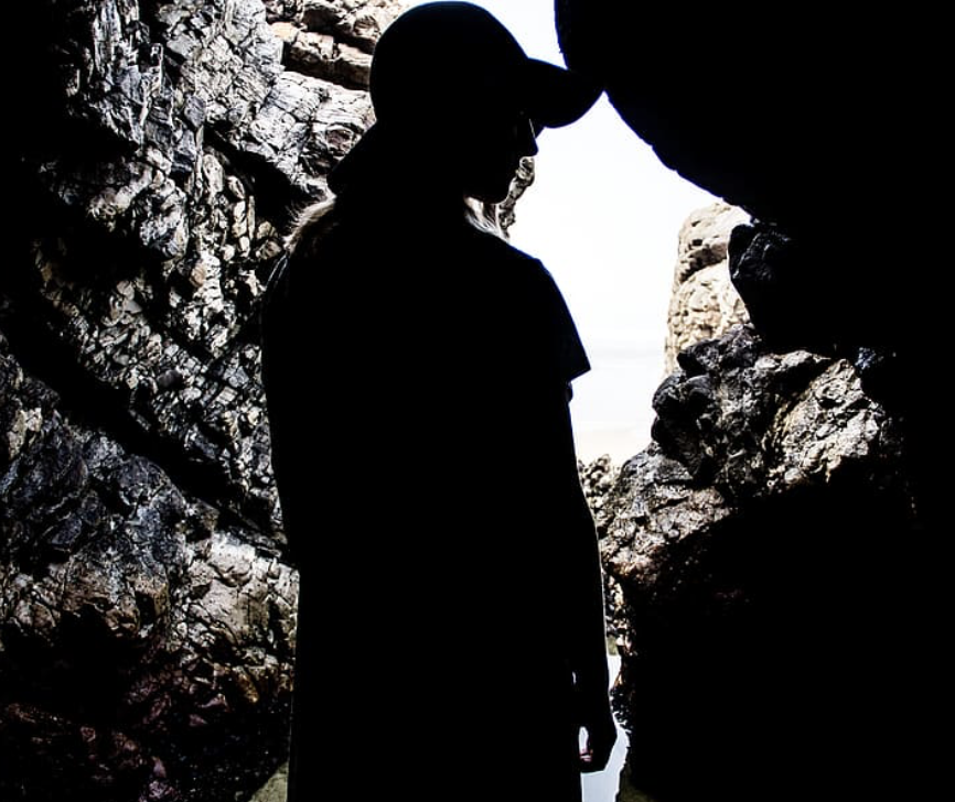 https://www.google.com/url?sa=i&url=https%3A%2F%2Fwww.wallpaperflare.com%2Fwoman-silhouette-dark-side-pose-alone-lonely-secret-wallpaper-aefok&psig=AOvVaw1pJN6TG63urIum81gktSdh&ust=1754701967474000&source=images&cd=vfe&opi=89978449&ved=0CBUQjRxqFwoTCNCZ6rSE-o4DFQAAAAAdAAAAABAE